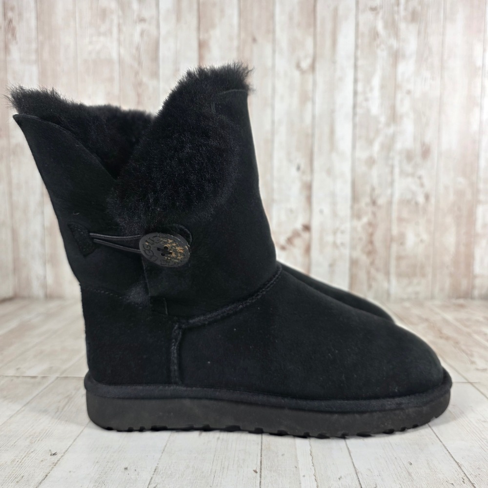 UGG Australia Bailey Button II Black Suede Sheepskin Boots 1016226 Womens 7